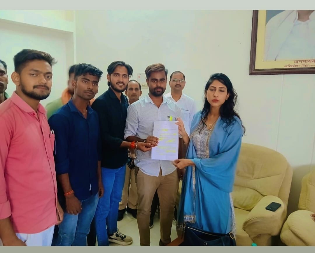 रायबरेली-7 साल से नहीं निकली पीएसी-जेलवार्डर भर्ती, युवाओं ने विधायक को सौंपा ज्ञापन,