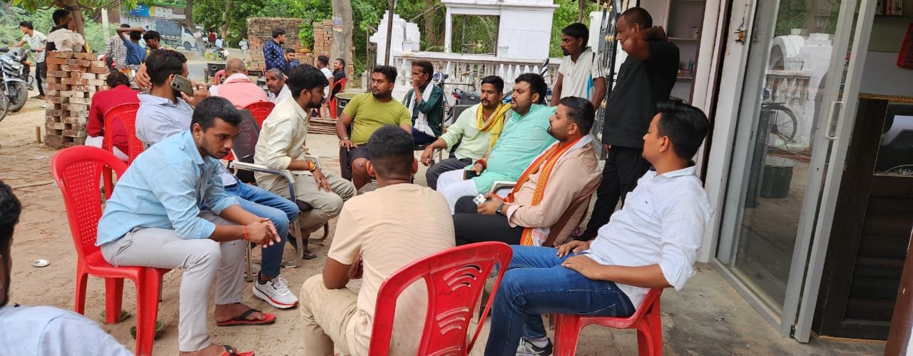 रायबरेली-क्षेत्र में भ्रमण कर जनता से रूबरू हो रहे है बीजेपी नेता अनुष्ठान सिंह जहाजी