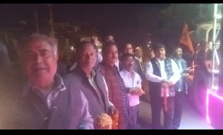 Raibareli-रेलवे क्रॉसिंग विष्णु नगर चौराहे पर शिव बारात का हुआ स्वागत