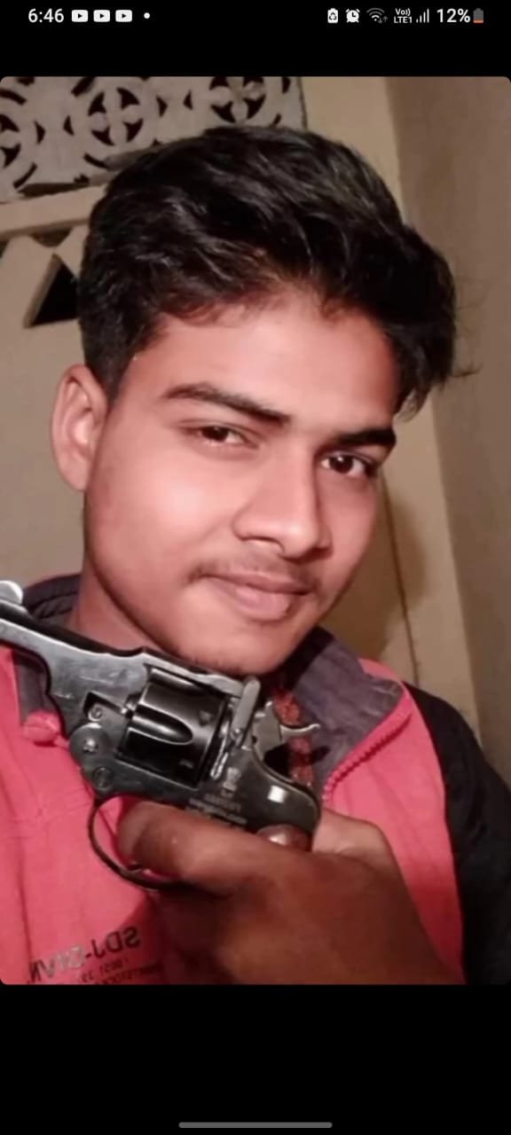 रायबरेली में नहीं रुक रहा असलहों का प्रदर्शन