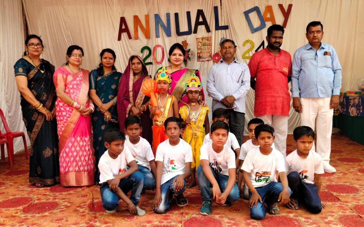 Raibareli-प्राथमिक विद्यालय दरीबा में भगवान राम की निकाली गई झांकी