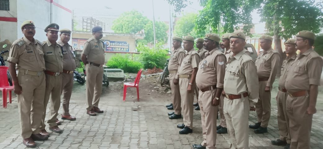 रायबरेली-होमगार्ड जिला कमांडेंट ने ऊंचाहार कोतवाली पहुंचकर गार्डों की ड्यूटी का किया निरीक्षण,,,, 