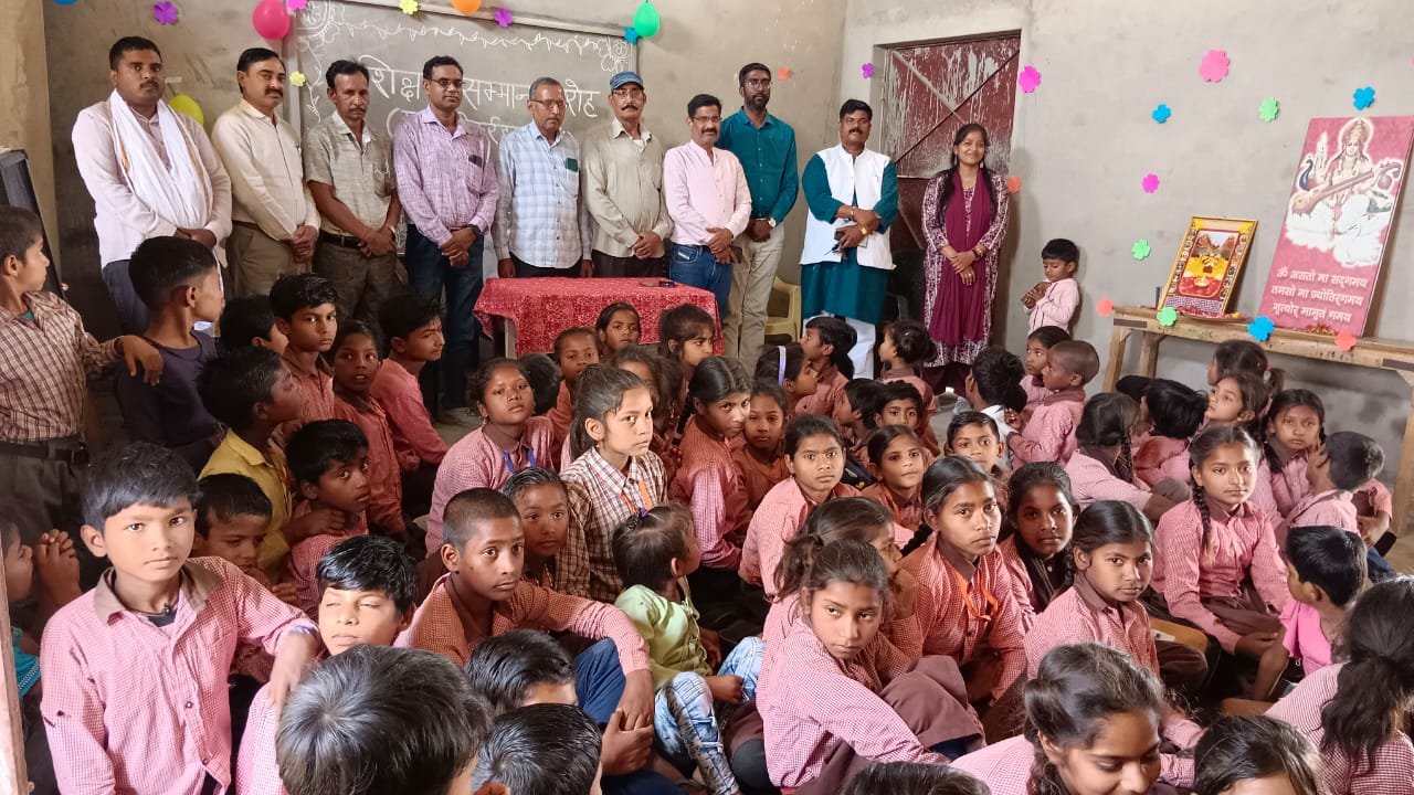 Raibareli-कंपोजिट विद्यालय सेंदुरामऊ में आयोजित हुआ वार्षिकोत्सव