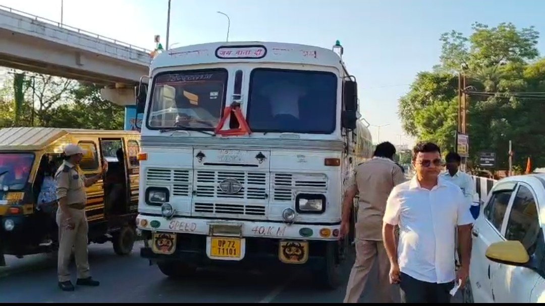 रायबरेली-एआरटीओ प्रवर्तन अम्बुज कुमार ने  सघन चेकिंग अभियान चलाकर की खानापूर्ति