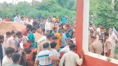 रायबरेली-50 मीटर दूर गड्ढे में मिली युवती की लाश; पुलिस कर रही जांच