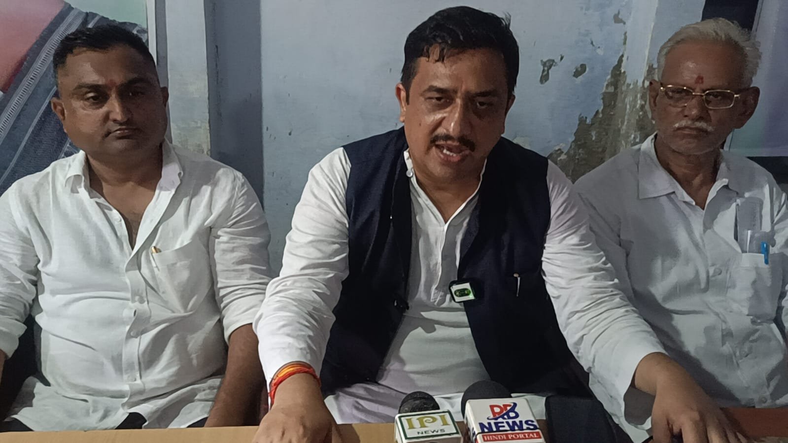 रायबरेली-बूथ स्तर कार्यकर्ता से राहुल गांधी की सीधी बात से  मजबूत होगा संगठन - अतुल सिंह 