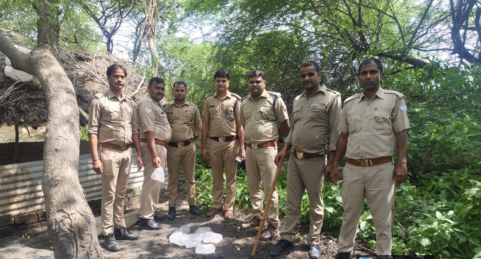 रायबरेली-आबकारी विभाग ने 330 किलोग्राम महुआ लहन नष्ट कराया, पांच पर की कार्रवाई