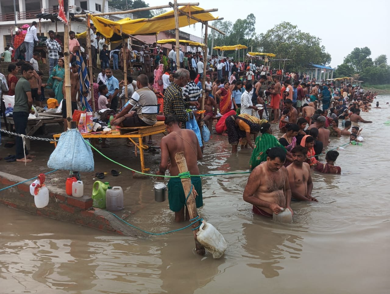 रायबरेली-गंगा तटों से शिवालयों तक भगवान शिव की भक्ति में डूबा सैलाब