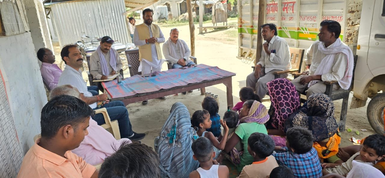 रायबरेली-ओबीसी मोर्चा ने शुरू की घेराबंदी , गांव गांव चौपाल लगाकर कमल खिलाने का लिया संकल्प,,,, 