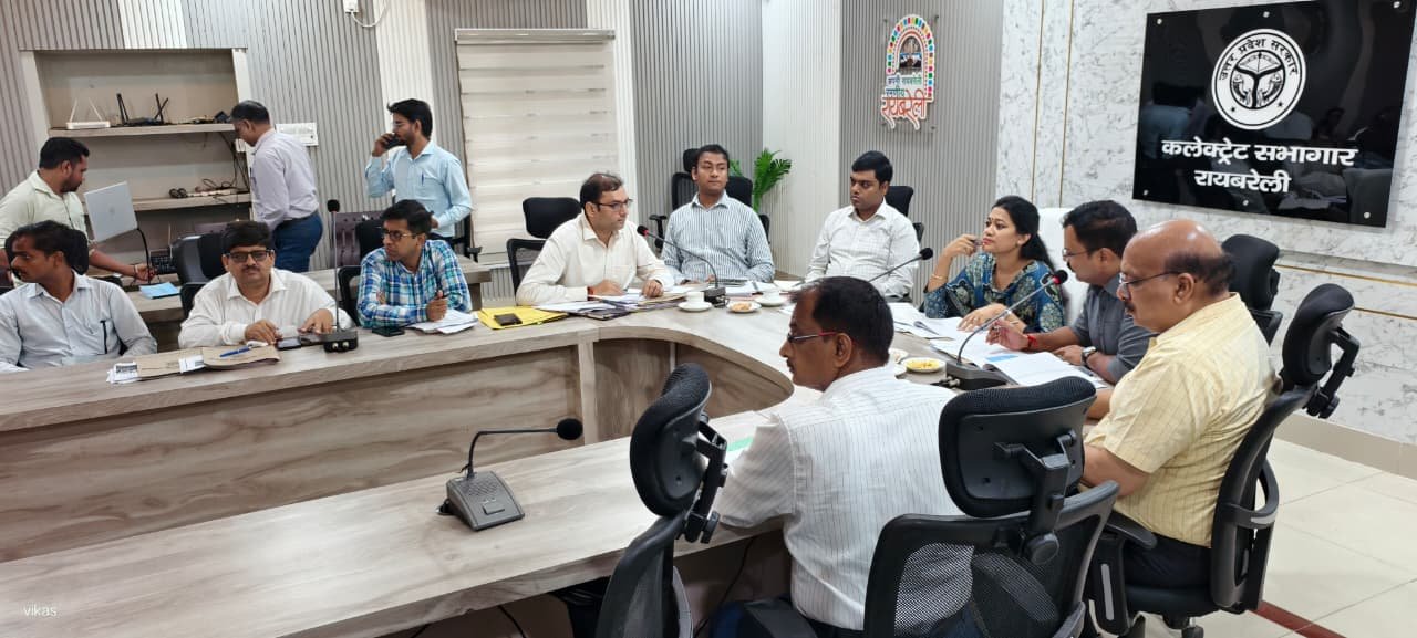 रायबरेली-डीएम की अध्यक्षता में जिला वृक्षारोपण समिति,पर्यावरण समिति व गंगा समिति की सयुक्त बैठक सम्पन्न 