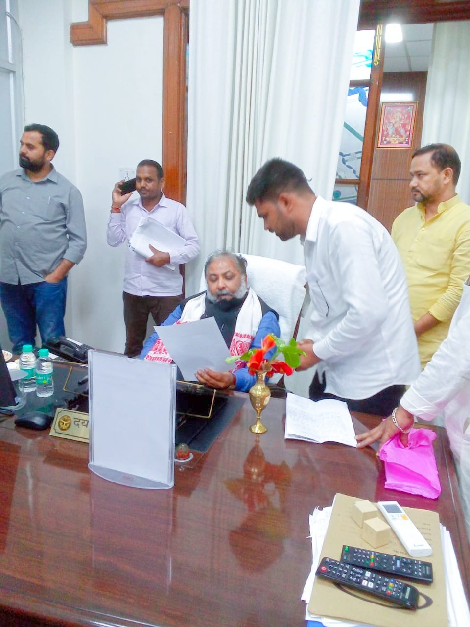 रायबरेली-भाजपा नेता विष्णु पद सिंह ने की बस चलवाने की मांग