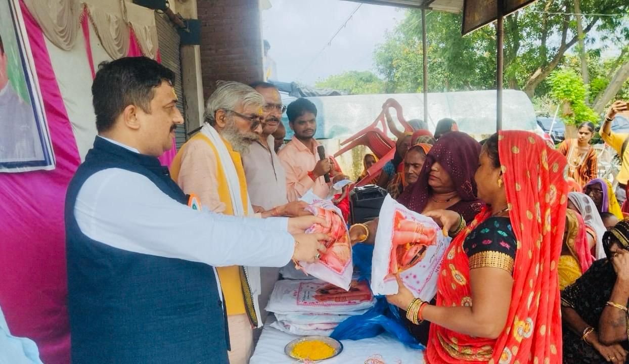 रायबरेली-ऊंचाहार की बहनों के साथ प्यार , विश्वास और सुरक्षा का मेरा अटूट बंधन - अतुल सिंह 