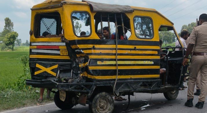 रायबरेली में भीषण सड़क हादसा, महिला की मौत; पांच घायल