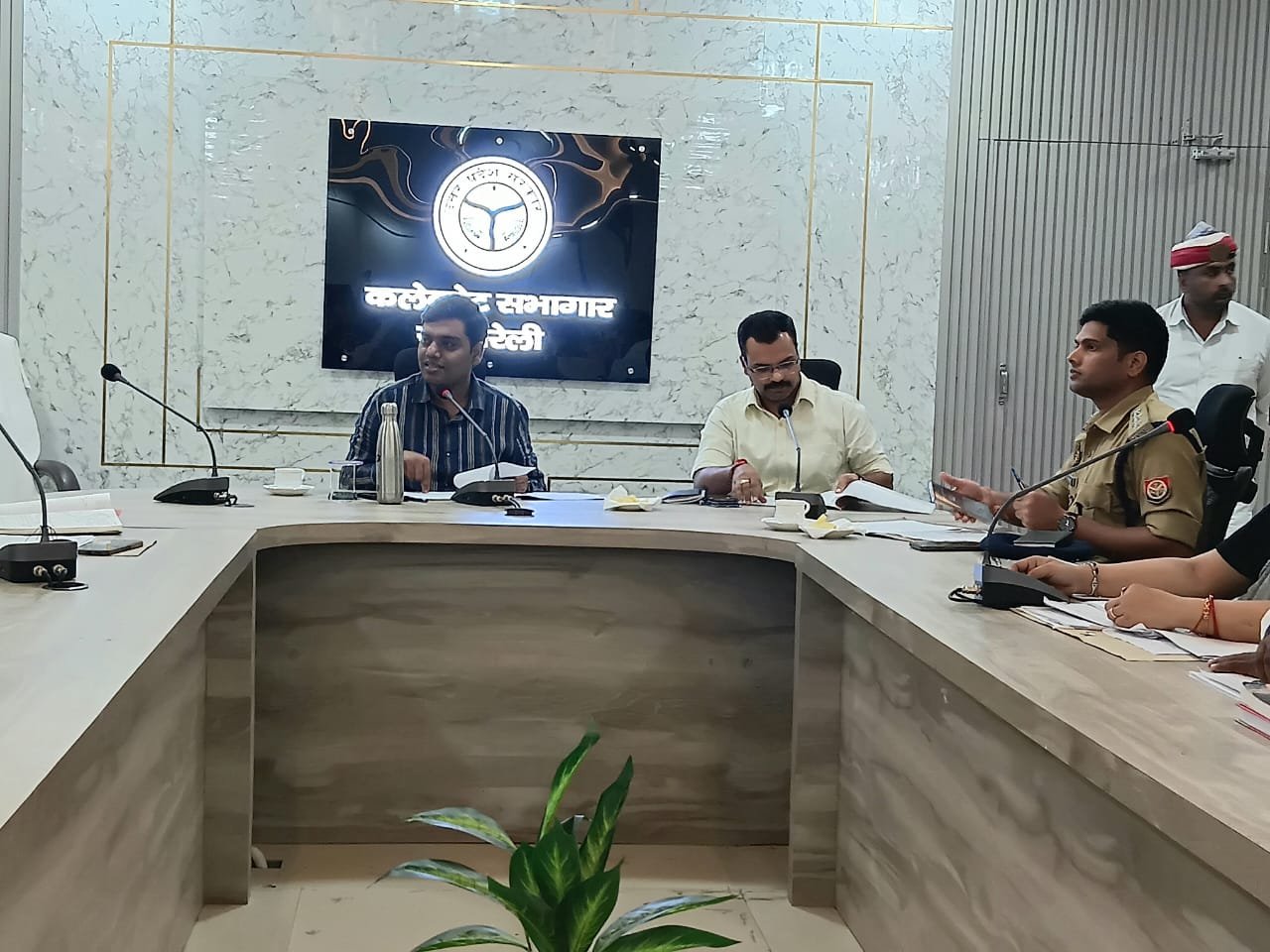 रायबरेली-कलेक्ट्रट सभागार में अभियोजन कार्यों की समीक्षा बैठक संपन्न