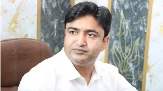 विधायक की कॉल पर 'लड़खड़ाए' तो नपे, डीएम को भेज दी वॉयर रिकॉर्डिंग; ऐक्शन की तैयारी