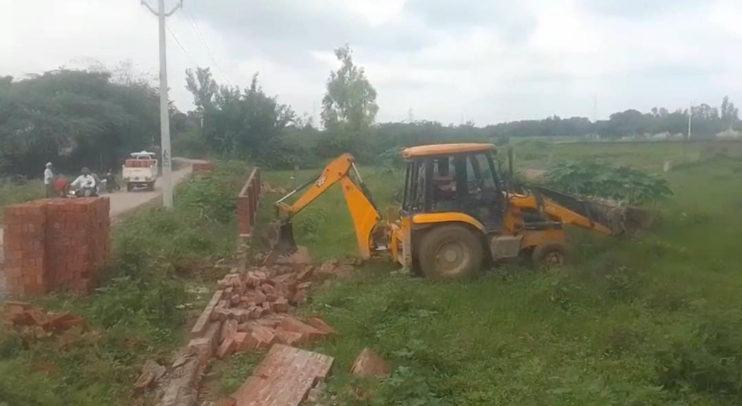 रायबरेली-डीएम को सौंपी गई रिपोर्ट पर सवाल, शिकायतकर्ता ने लगाए गंभीर आरोप जाने क्या है पूरा मामला,,,❓