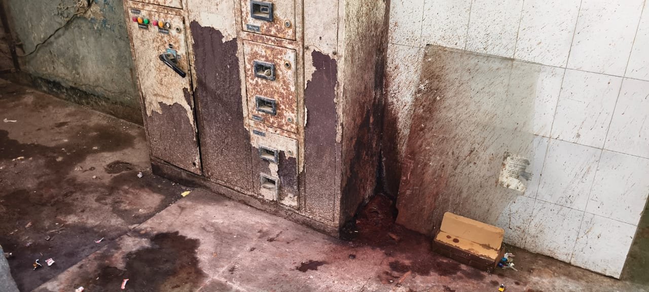 सामुदायिक स्वास्थ्य केंद्र में फैली गंदगी, मरीजों की बढ़ रही मुश्किले