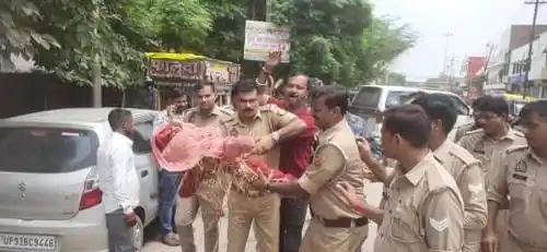 रायबरेली के सांसद राहुल गांधी का पुतला फूंकने का किया प्रयास हुई नारेबाजी