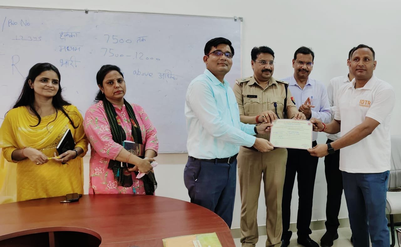 Raibareli-महानुभावों की सुरक्षा में नियुक्त आरक्षी मुख्य आरक्षी का प्रशिक्षण सम्पन्न