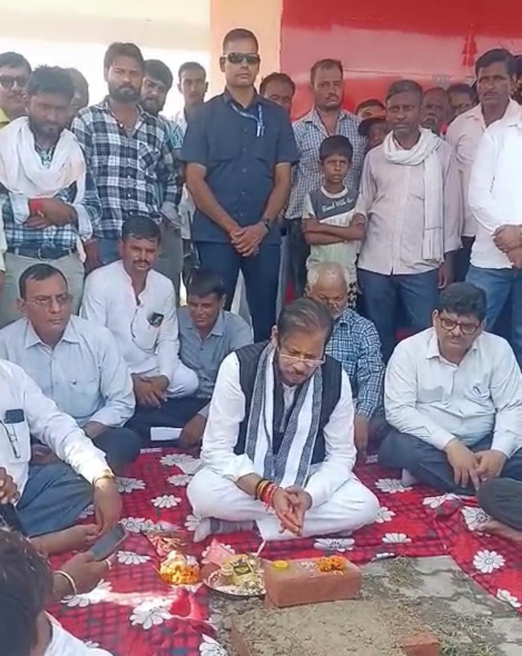 रायबरेली-विधायक मनोज पांडेय ने दी किसानों को सौगात:मवेशियों से निजात पाने को बनेगा दो करोड़ की गौ आश्रय स्थल