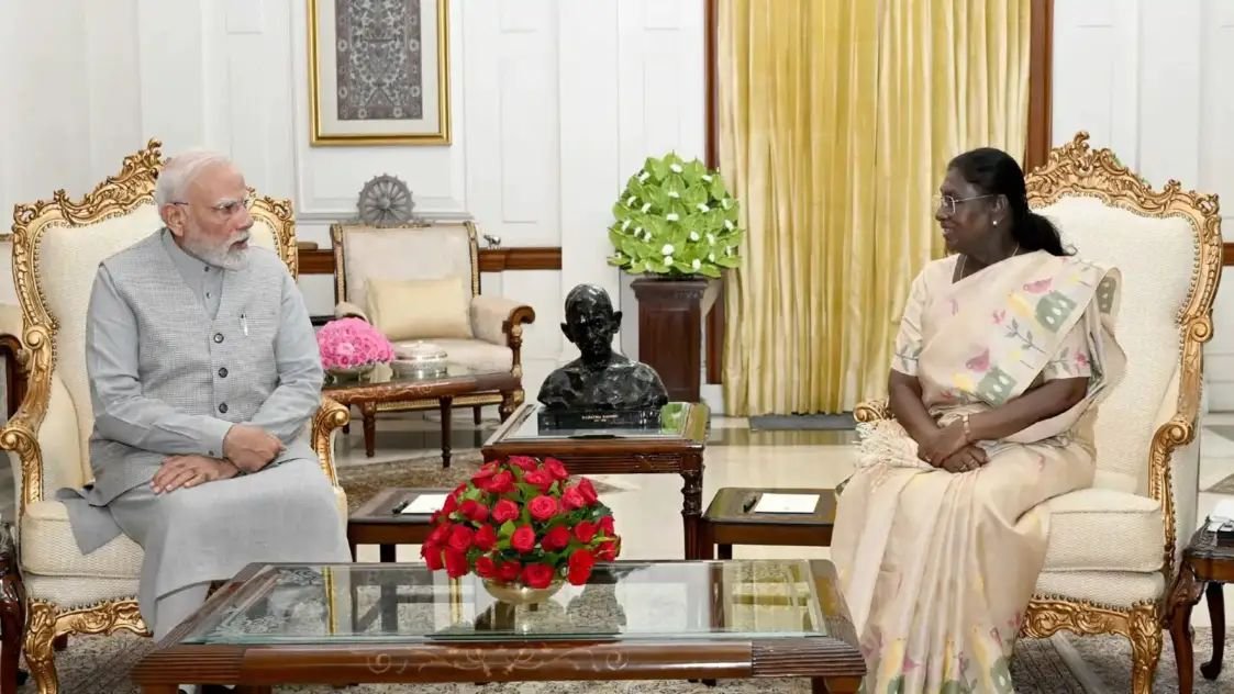 10 दिन बाद पीएम मोदी लेंगे सन्यास? राष्ट्रपति मुर्मू से मुलाकात ने मचाई सियासी खलबली!