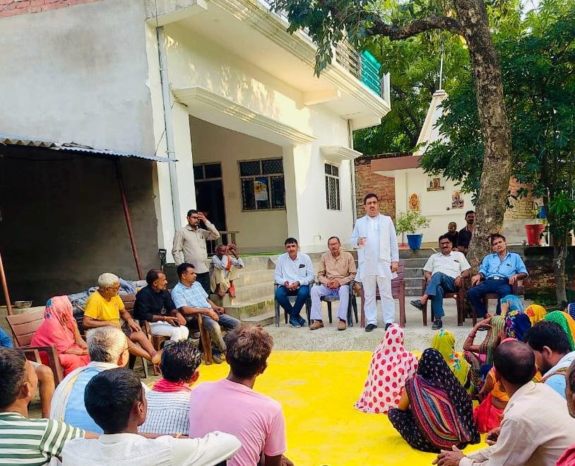 रायबरेली-देश को बचाने के लिए जननायक राहुल गांधी जी के हाँथो को मजबूत करें-अतुल सिंह 