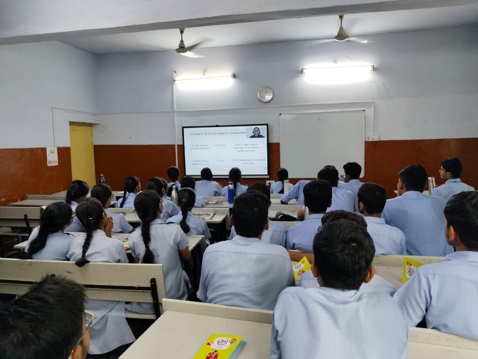 रायबरेली-चिन्मय विद्यालय में छात्रों का भविष्य संवारने को लेकर हुआ करियर काउंसिलिंग का आयोजन