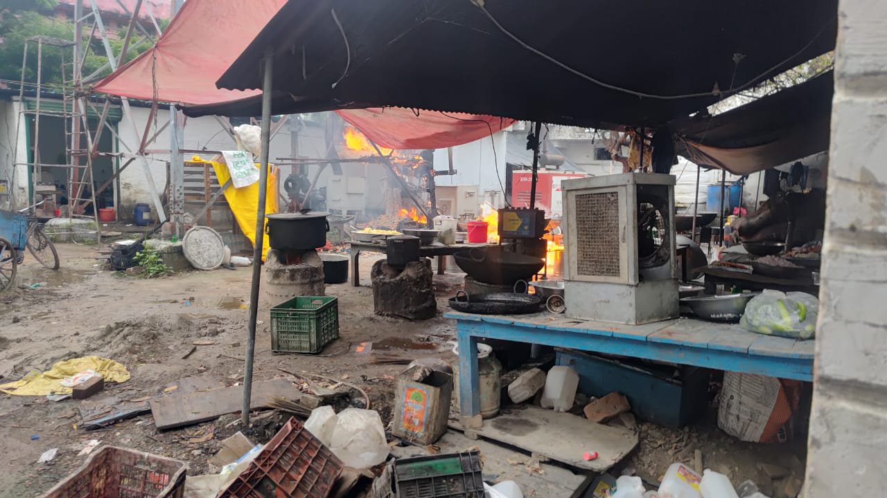 रायबरेली-सेल्स ऑफिसर का कागजो पर सेफ्टी क्लीनिक,फिर सिलेंडर लीकेज से लगी भीषण आग