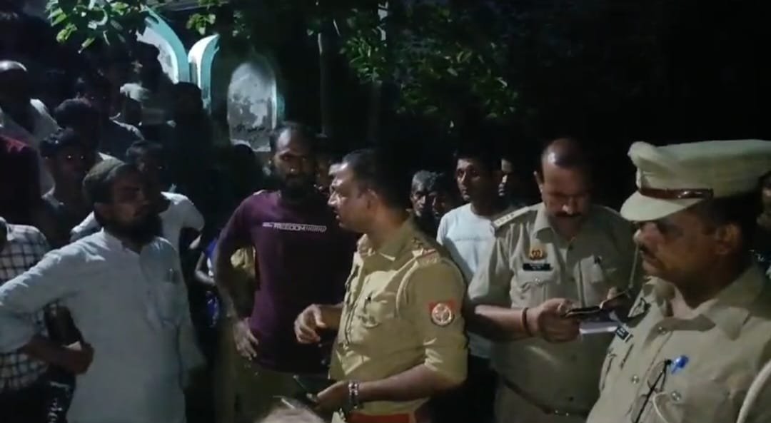 Raibareli-पटाखा फैक्ट्री में विस्फोट होने से किशोर की मौत ! मचा हडकम्प