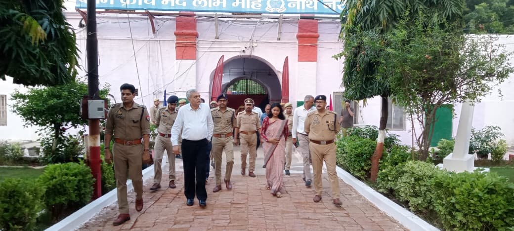 रायबरेली-जिला जज, डीएम व पुलिस अधीक्षक ने किया जिला कारागार का किया संयुक्त निरीक्षण