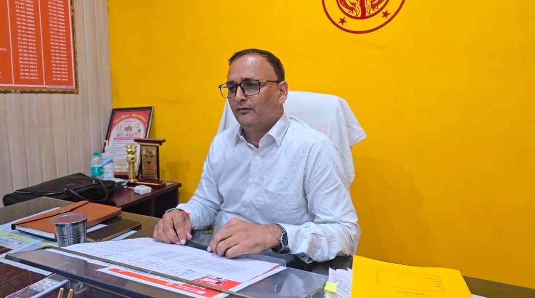 रायबरेली: किताबें बेचने पर प्रधानाध्यापक निलंबित