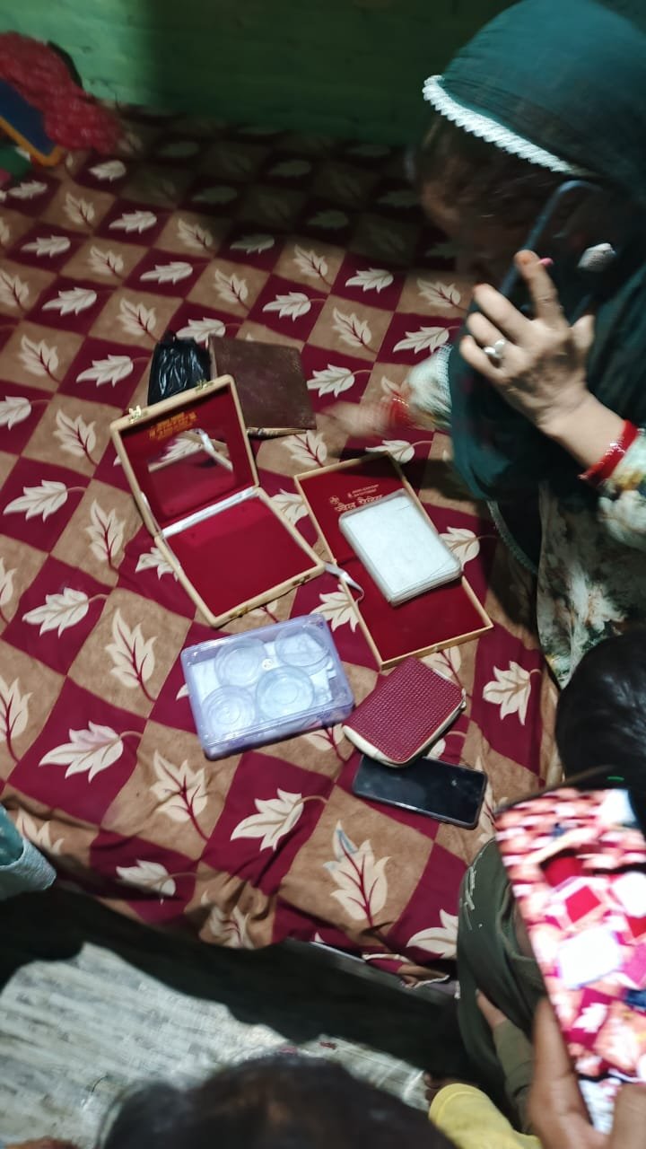 रायबरेली- ऊंचाहार में चोरों का आतंक लगातार हो रही चोरियां पुलिस मामले को खुलासा करने में नाकाम,,,,,? 