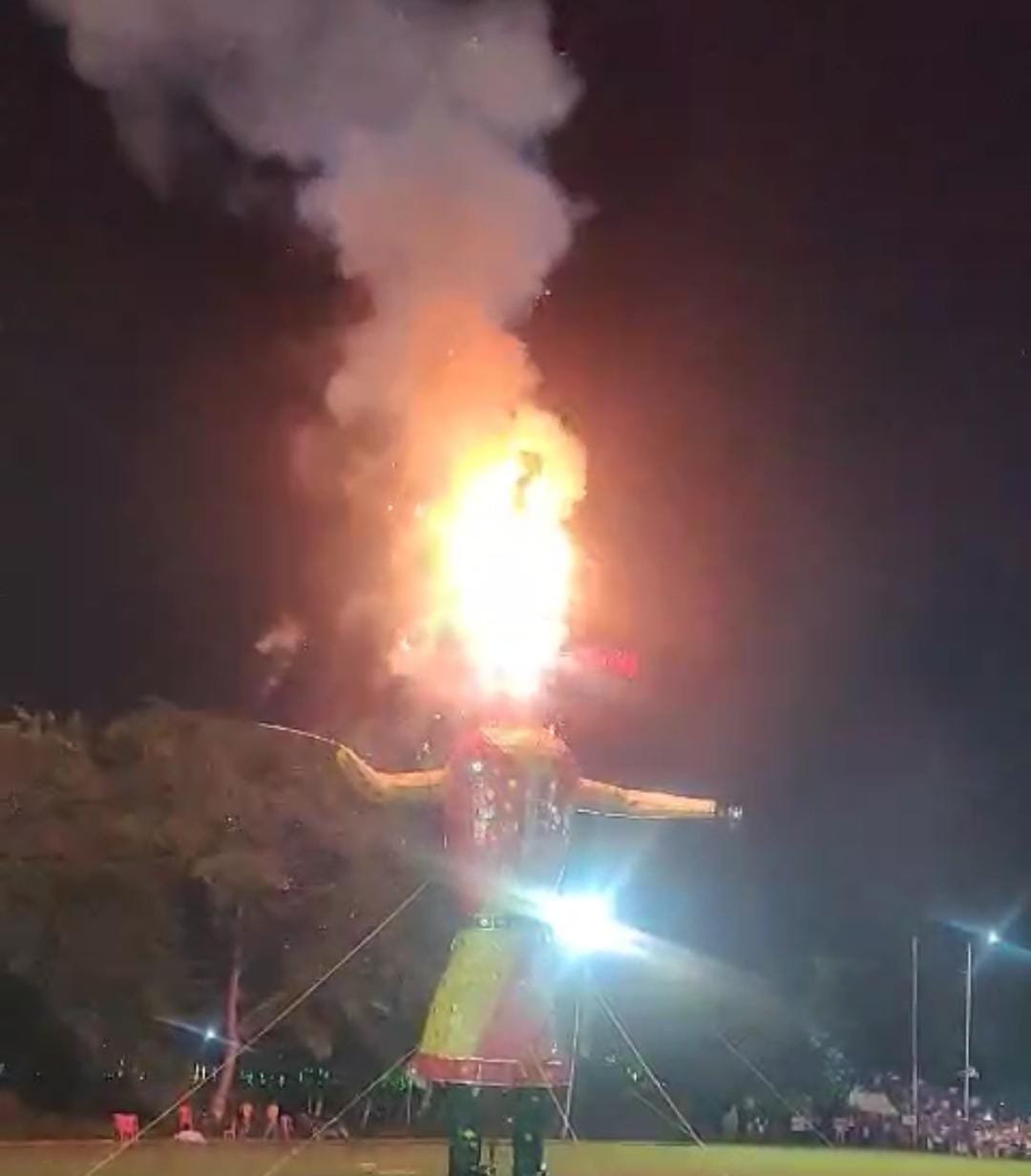 रायबरेली-एनटीपीसी में जला सत्तर फुट ऊंचा रावण,,,,,,