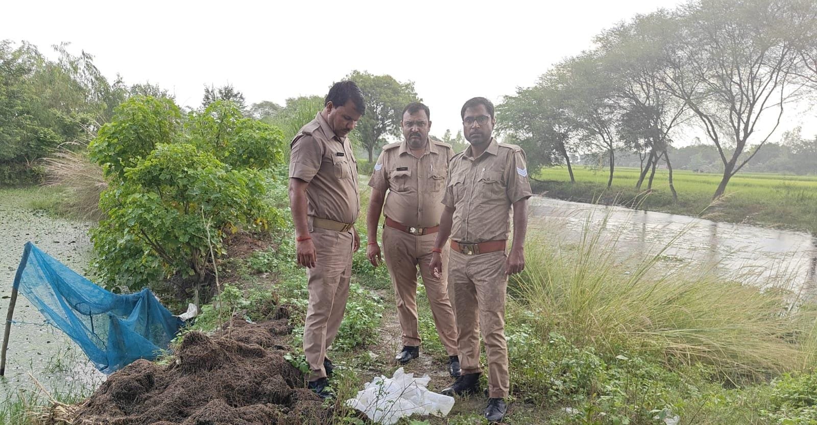 रायबरेली-आबकारी विभाग की कार्यवाही में दो अभियोग पंजीकृत, 62 लीटर अवैध कच्ची शराब जब्त
