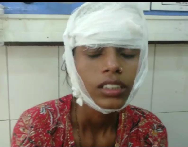 रायबरेली: दीवानी न्यायालय परिसर में पति का गंडासे से पत्नी पर जानलेवा हमला,,,,