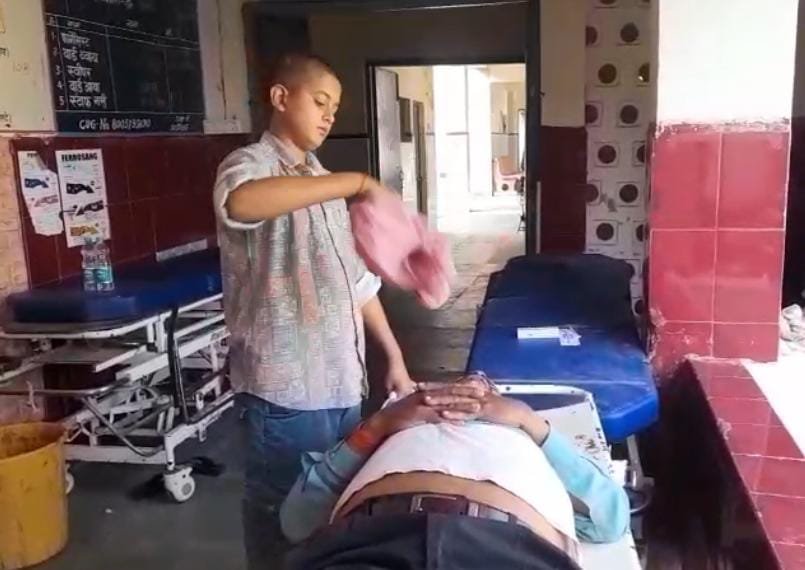 रायबरेली-बाईक से फिसलकर गिरने से दंपति घायल,,,, 