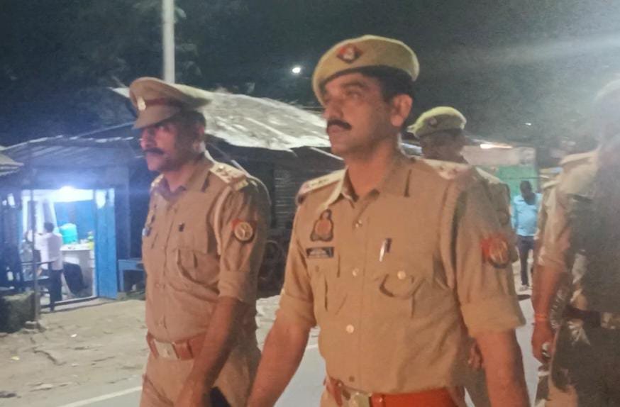 रायबरेली-पुलिस अधीक्षक के निर्देश पर एनटीपीसी चौकी पुलिस वा कोतवाल अजय कुमार राय के साथ क्षेत्र में किया रूट मार्च