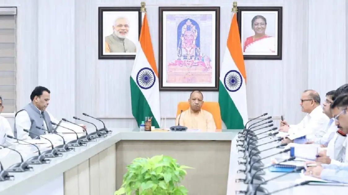 राज्य कर्मियों को दिवाली से पहले सीएम योगी का बड़ा तोहफा, मिलेगा बोनस, परिवारों में उत्साह