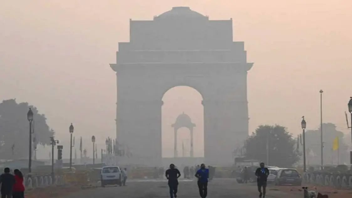 बड़ी खबर LIVE: दिवाली पर दिल्ली-NCR में सांस लेना हुआ दूभर, जहरीली हुई हवा, AQI 400 के पार