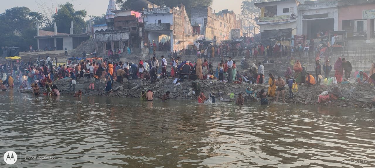 रायबरेली-मार्गशीर्ष पूर्णिमा को गंगा के घाटों पर उमड़ी श्रद्धा