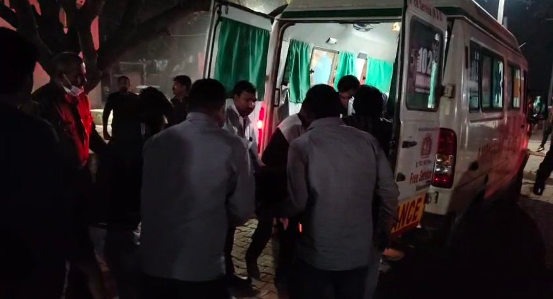 रायबरेली तेज रफ्तार डंफर ने बाइक सवारों को मारी टक्कर,2 की मौत