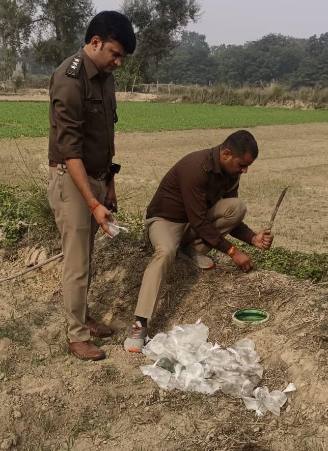 रायबरेली-आबकारी विभाग की बड़ी कार्यवाही,650 किलो लहन नष्ट कराया,पांच पर लिखा अभियोग