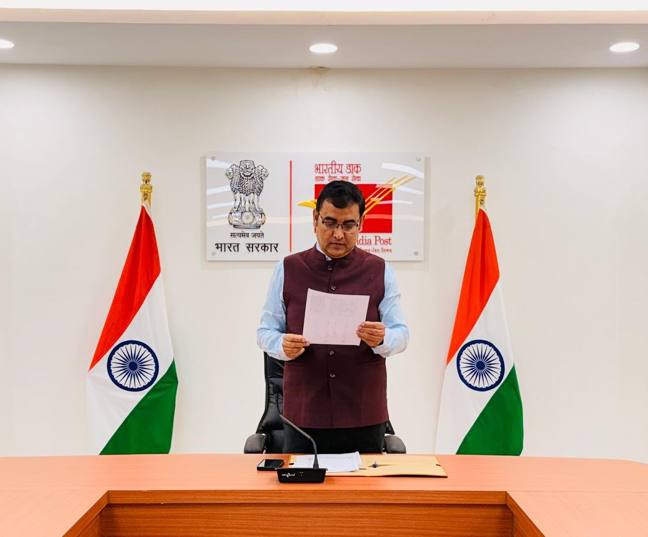 भारतीय डाक विभाग ने मनाया 'संविधान दिवस', संविधान अपनाने की 76वीं वर्षगांठ पर किया संविधान की उद्देशिका का पाठ और वाचन