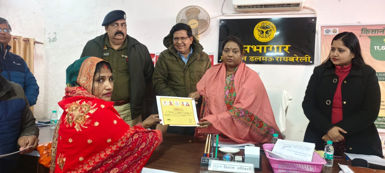 रायबरेली-सीडीओ ने सीएम आवास योजना (ग्रामीण) के तहत 05 दैवीय आपदा से प्रभावित लाभार्थियों को दिया स्वीकृति प्रमाण पत्र