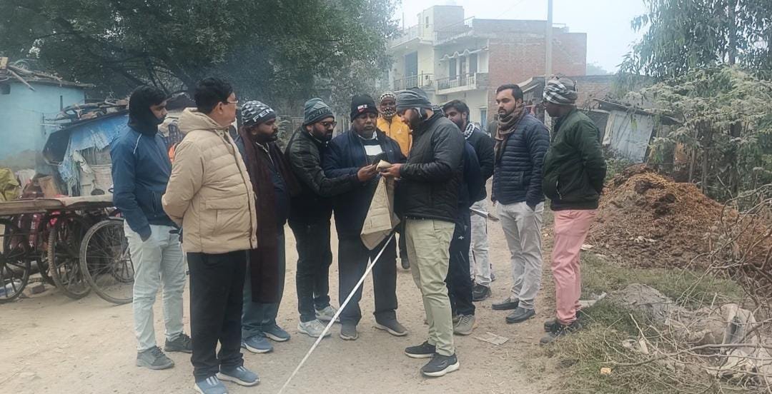 रायबरेली-एसडीएम की सख्ती: बभनपुर में पैमाइश में 'बंजर' निकली विवादित भूमि, अवैध निर्माण पर लगी रोक