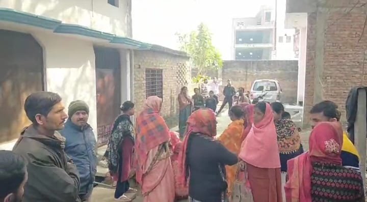 रायबरेली महिला अनुदेशक ने संदिग्ध हालत में फांसी लगाकर की आत्महत्या, मचा कोहराम