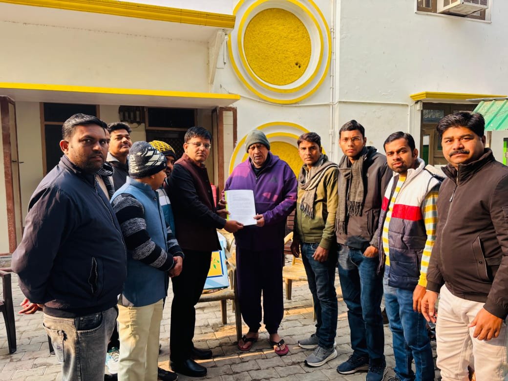 रायबरेली-अंतर्जनपदीय स्थानांतरण से वंचित बेसिक शिक्षकों ने विधायक को सौंपा ज्ञापन 