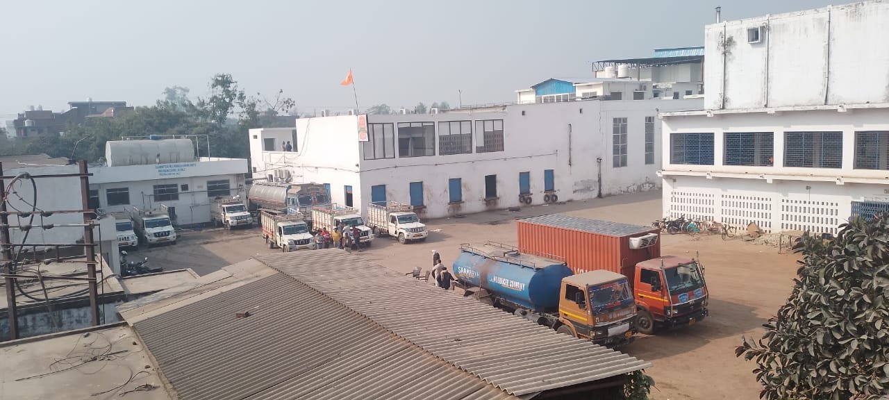 रायबरेली-आनंद डेरी पर इनकम टैक्स का छापा, चर्चाओं का बाजार हुआ गर्म