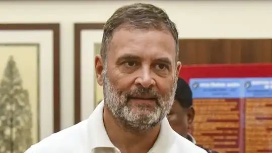 राहुल को रायबरेली में दादा फिरोज गांधी का खोया हुआ ड्राइविंग लाइसेंस, इस शख्स ने वर्षों से रखा था संभालकर