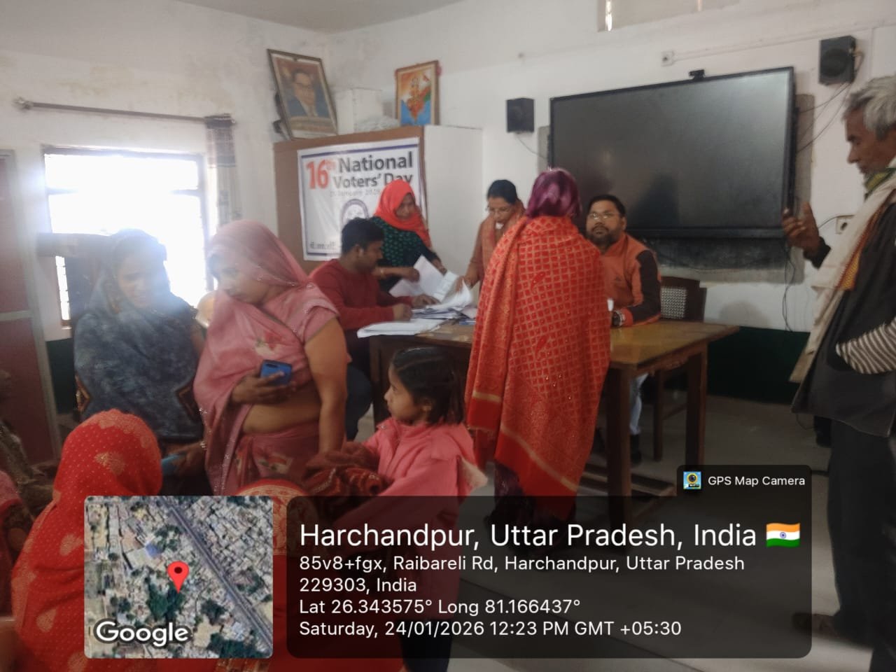 रायबरेली-सहायक निर्वाचक रजिस्ट्रीकरण अधिकारी के इंतजार में भटके ग्रामीण, घंटों किया इंतजार